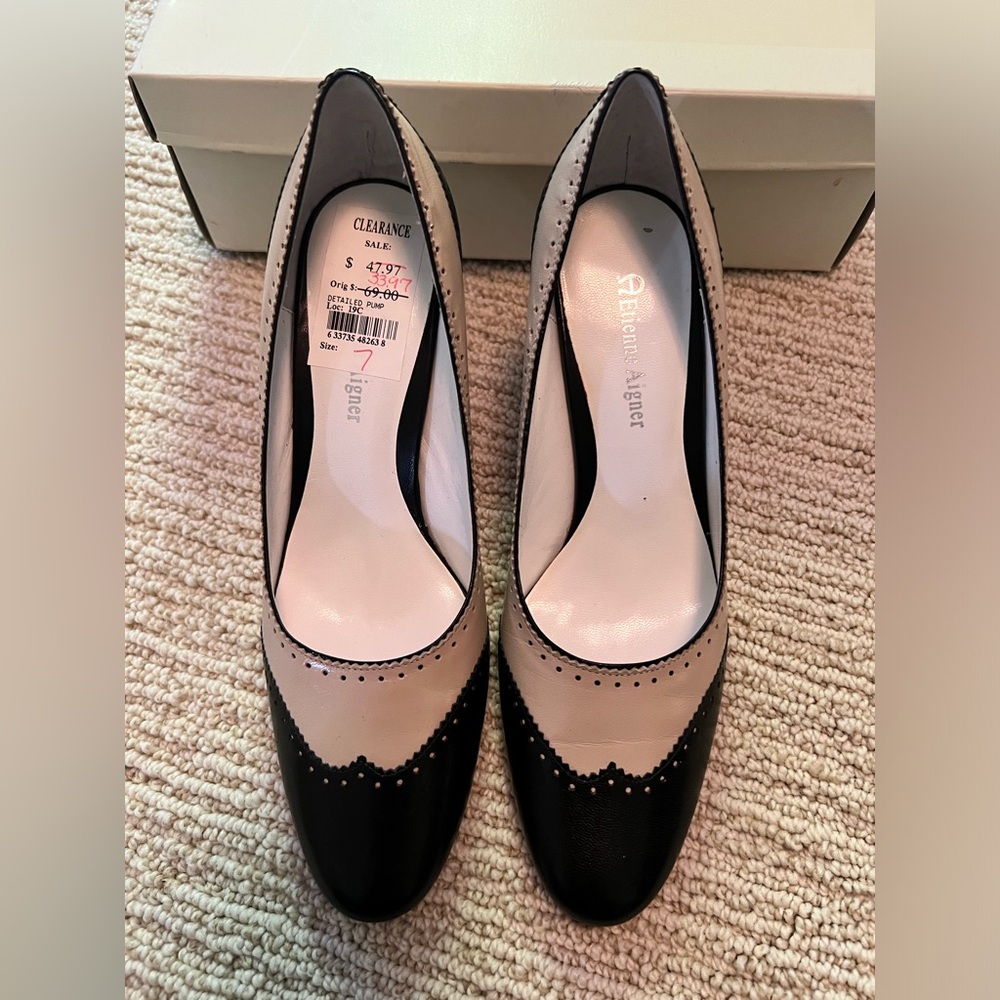 Etienne Aigner “Scandal” heels in black and putty - Size 7 - New in box